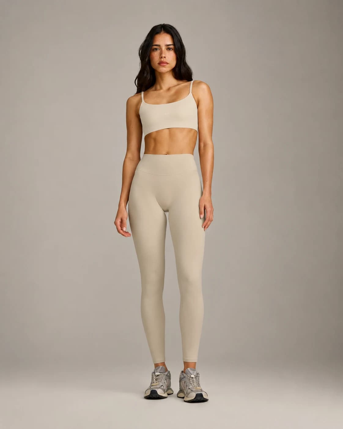 777 FORM ESSENTIALS LEGGING Oatmeal, vista frontal