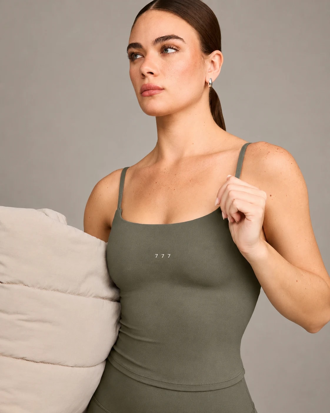 777 FORM COUNTOUR TANK Alpine Green, vista frontal