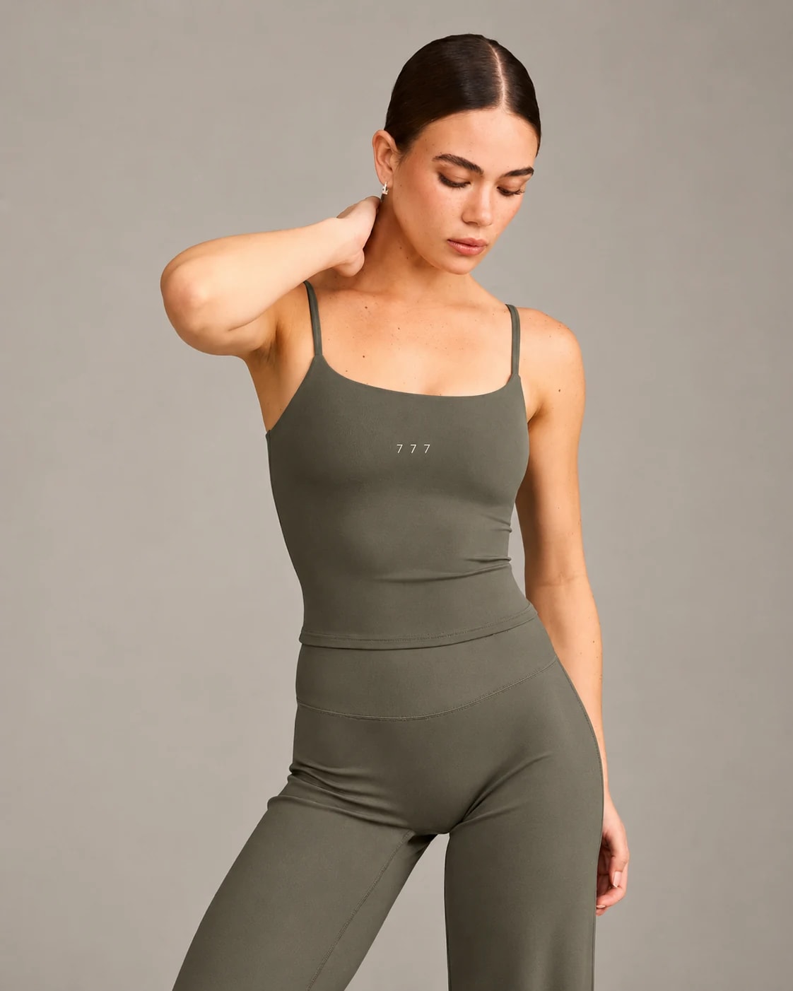 777 FORM COUNTOUR TANK Alpine Green en uso