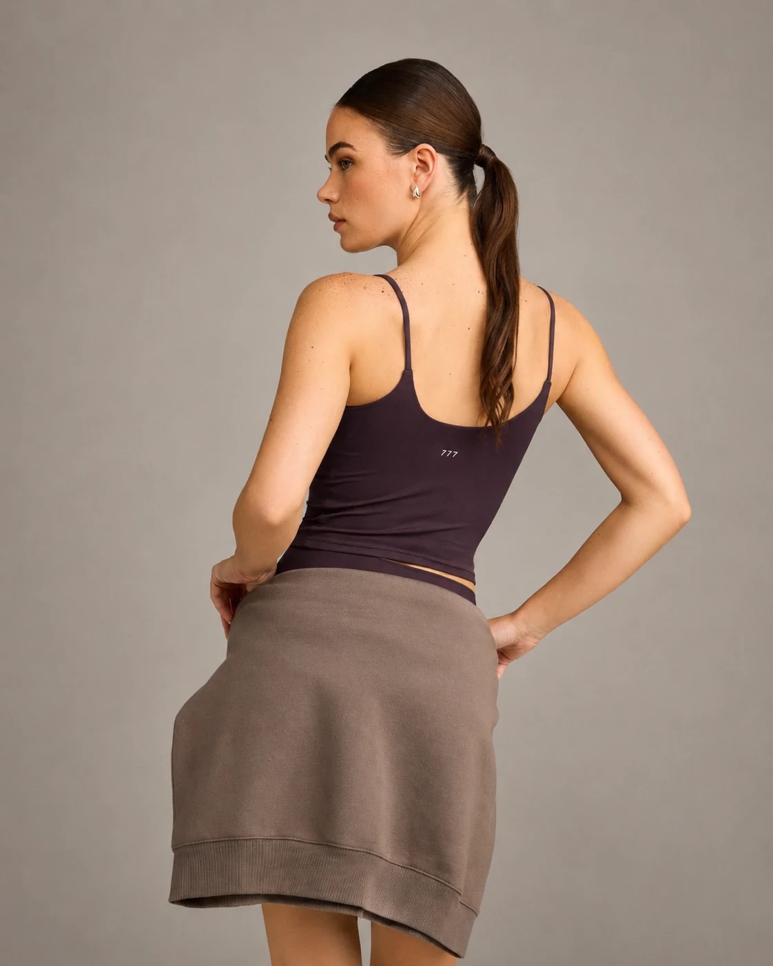 777 FORM COUNTOUR TANK Dark Umber Brown en uso