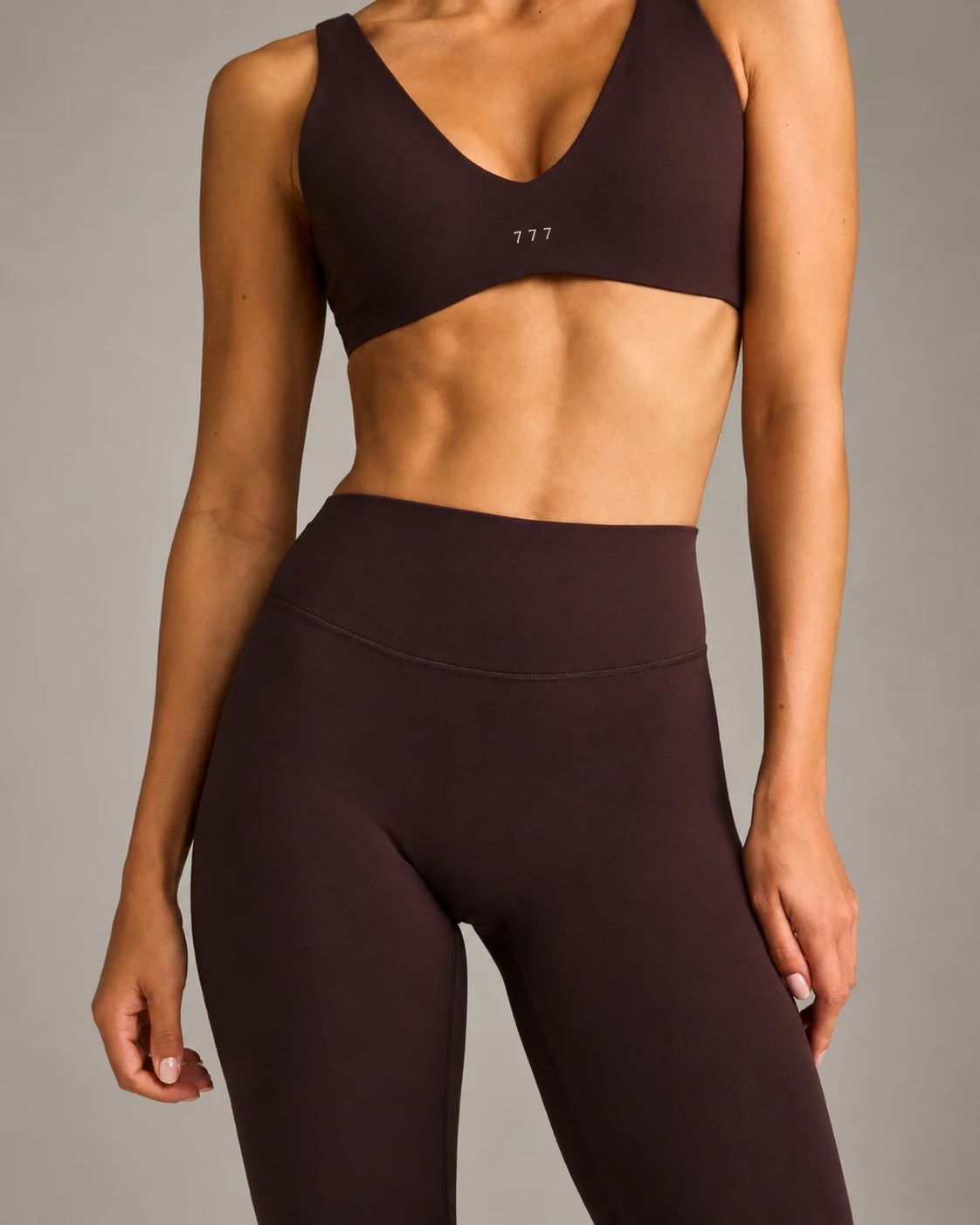 777 FORM ESSENTIALS LEGGING Dark Umber Brown, vista posterior