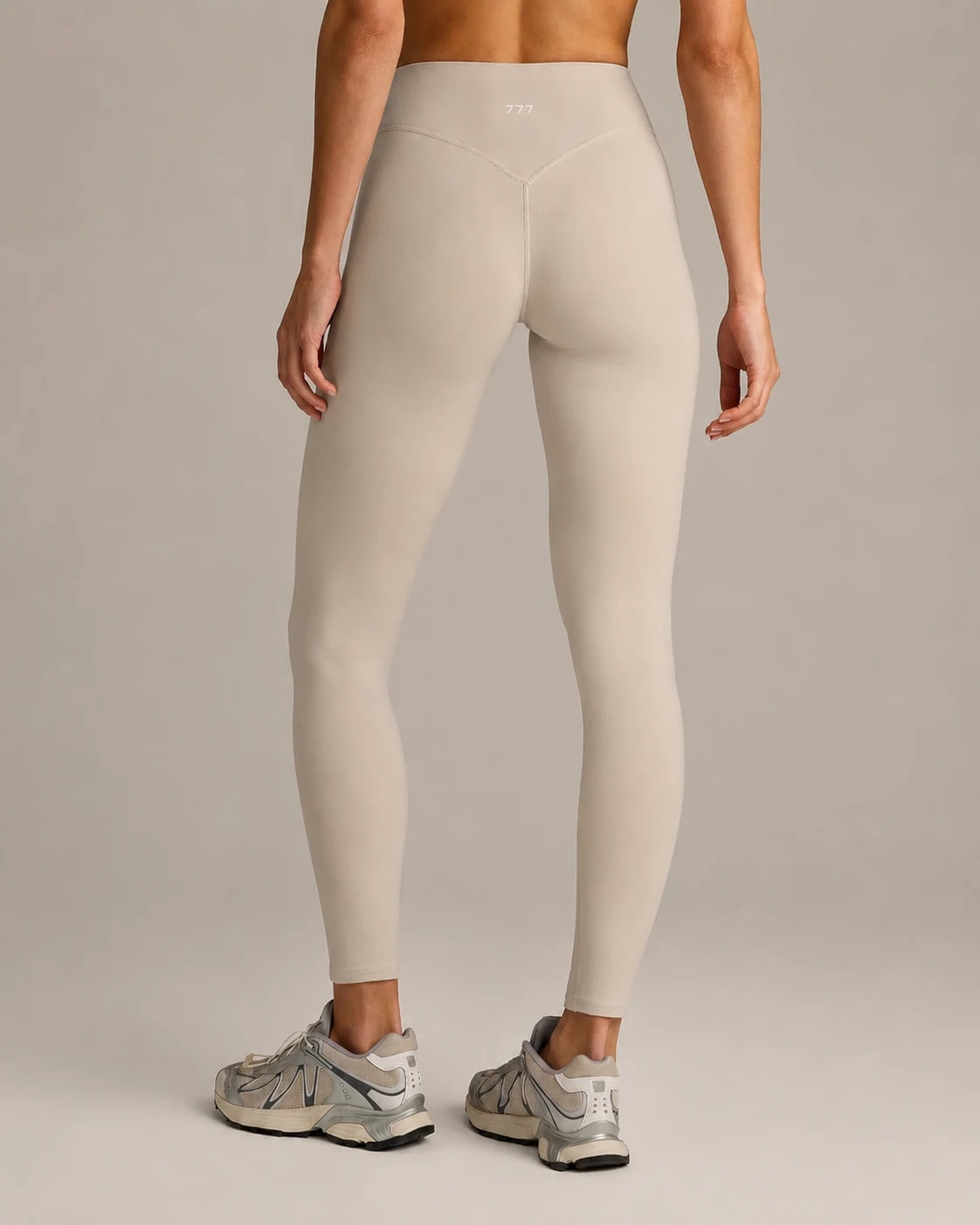 777 FORM ESSENTIALS LEGGING Oatmeal, detalle