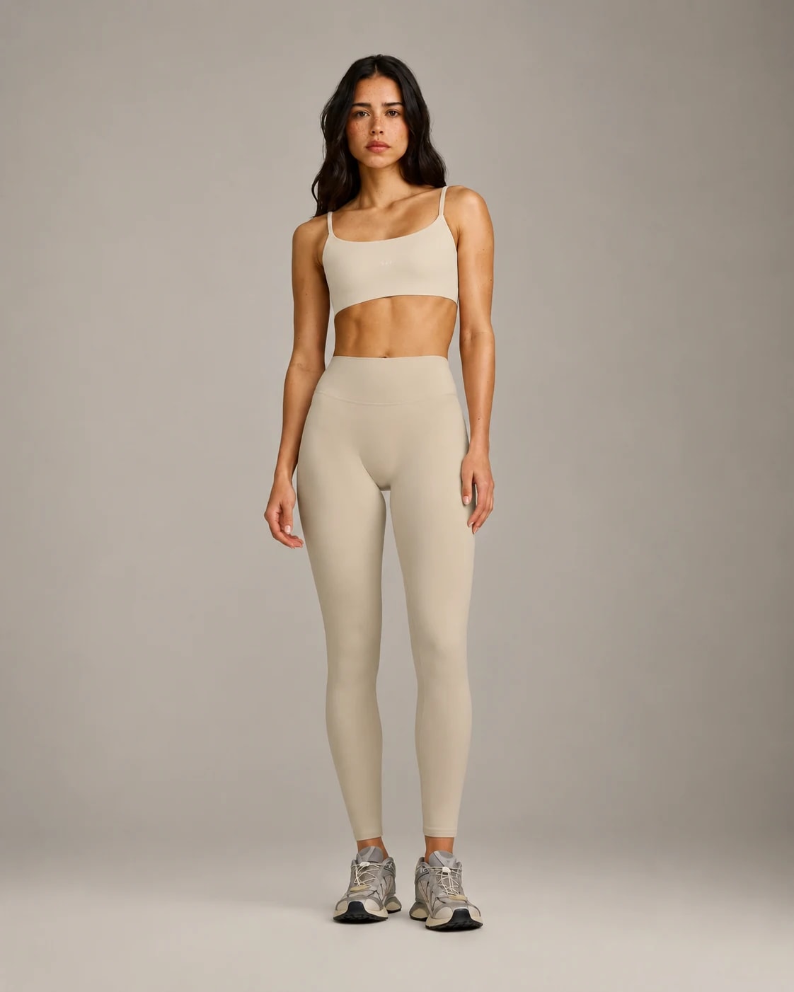 777 FORM ESSENTIALS LEGGING Oatmeal, vista frontal