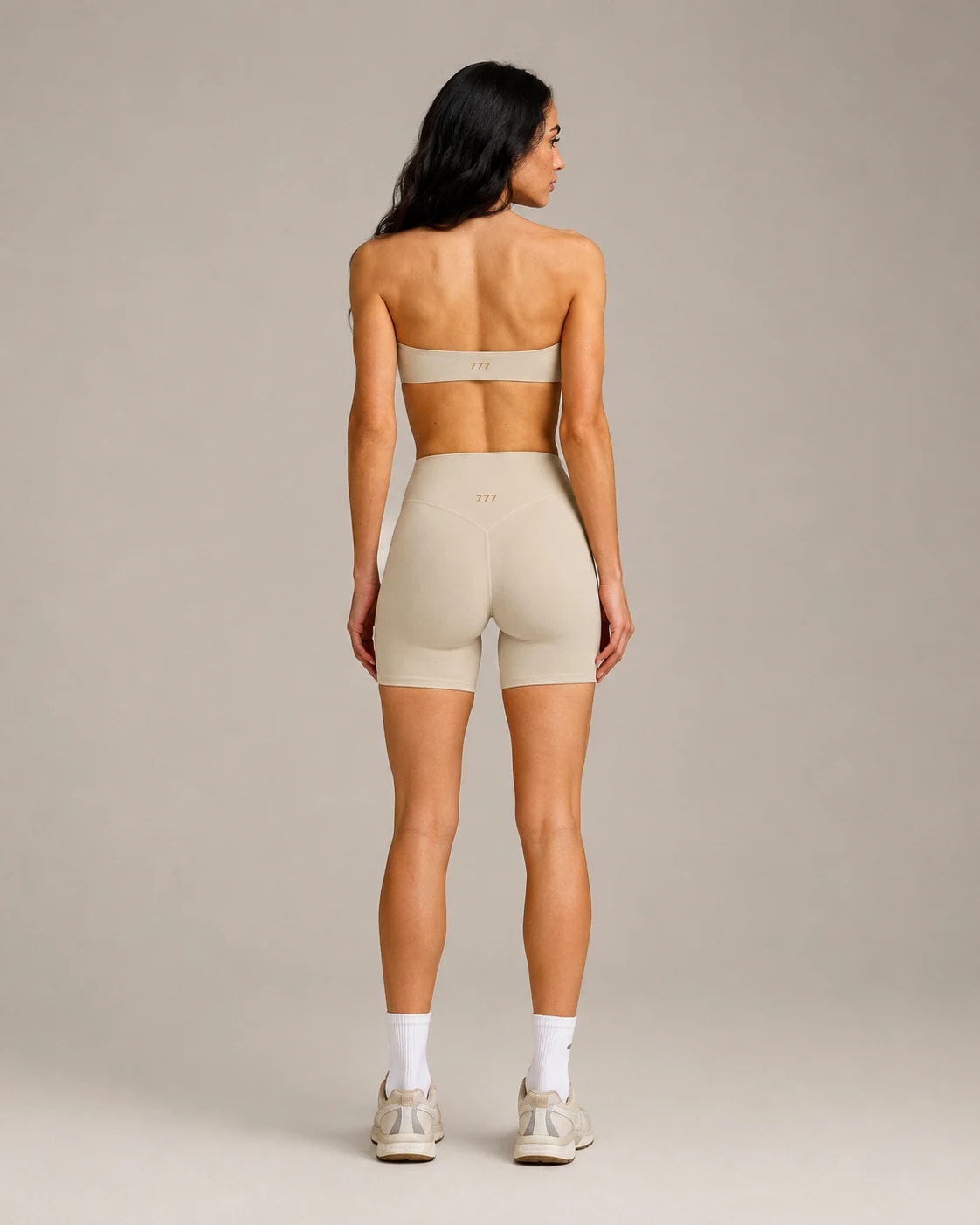 777 FORM ESSENTIALS SHORT Oatmeal, vista posterior