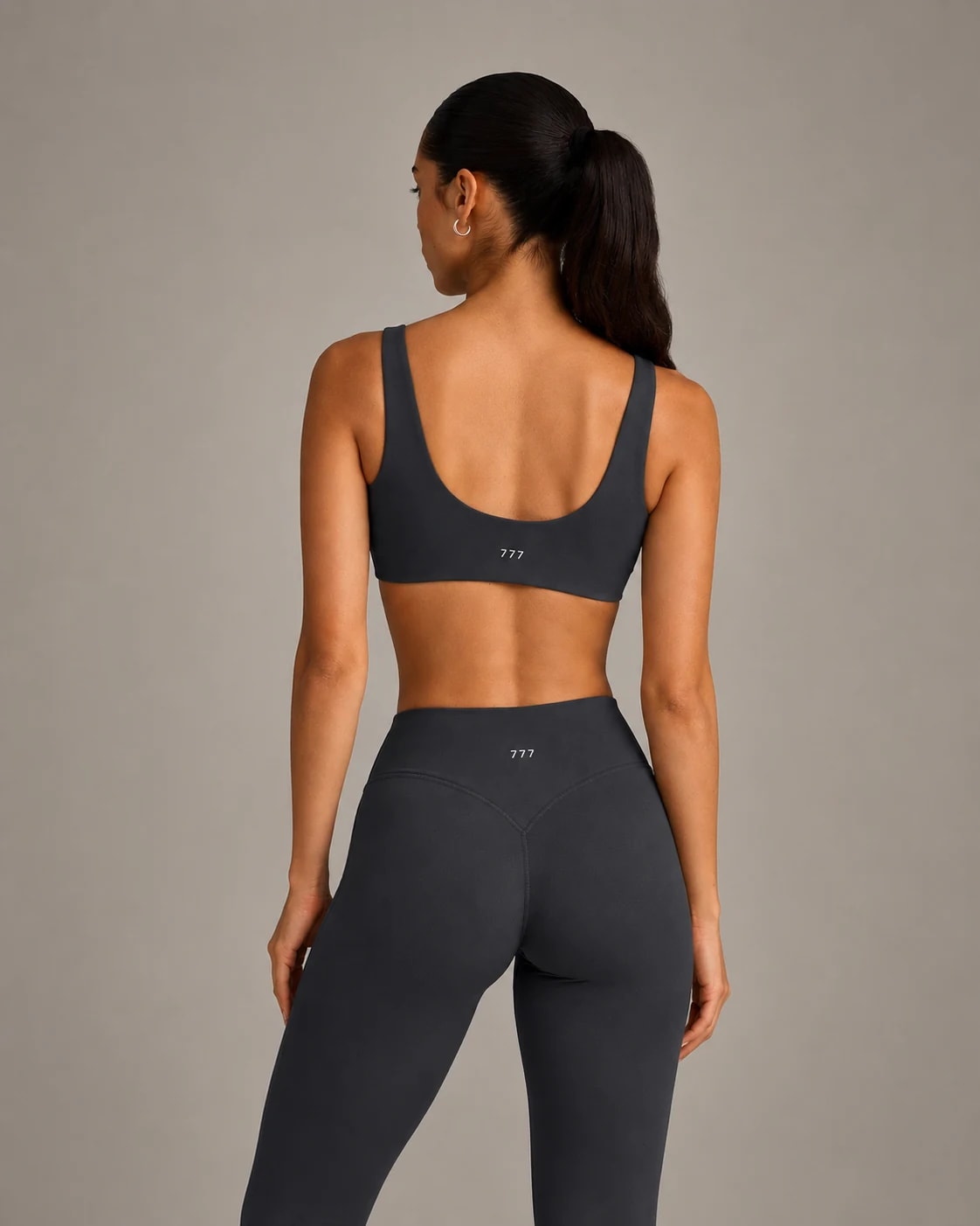 777 FORM SCOOP BACK BRALETTE Black, vista frontal
