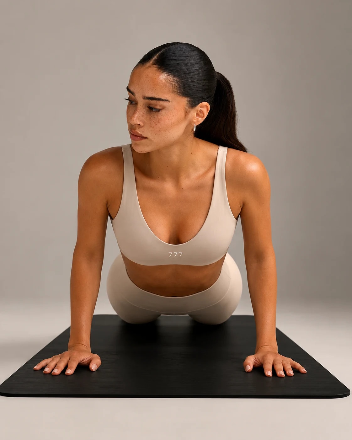 777 FORM SCOOP BACK BRALETTE Oatmeal, vista frontal