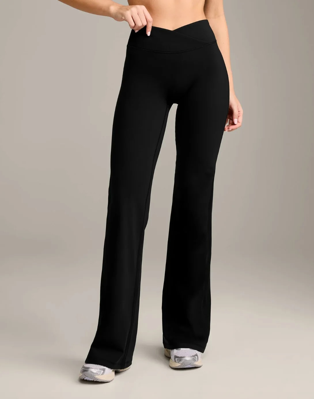 777 FORM V FLARE PANT Black, detalle